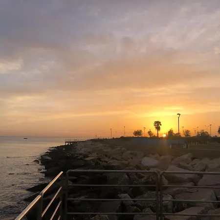 Double Balcony Sea View Apartment Bari